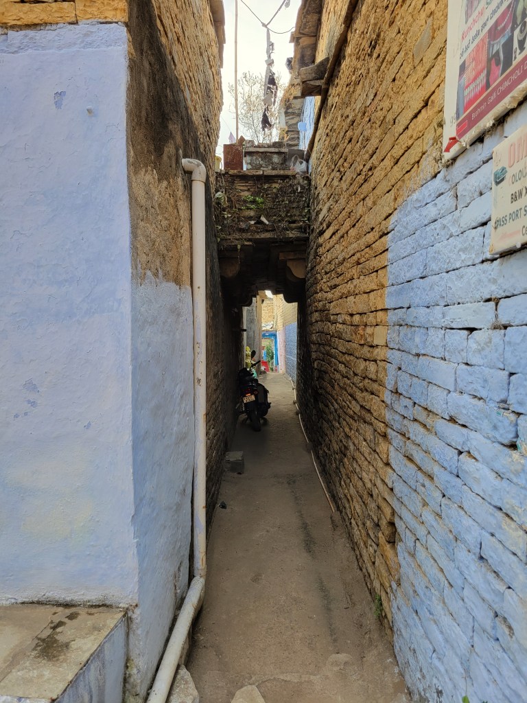 The narrow Streets of Chincholi. There are souls everywhere!